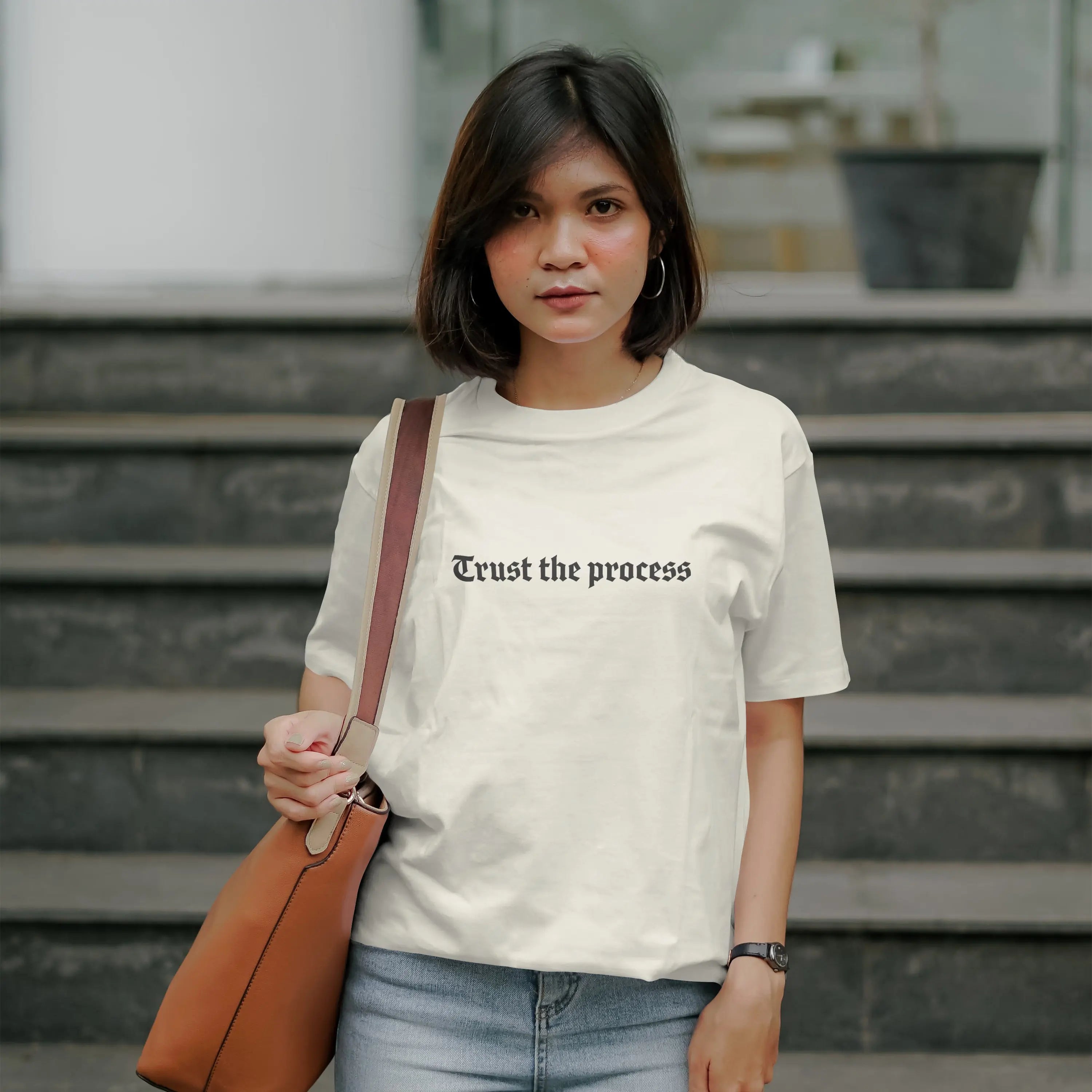 Playera Semi-Oversized Trust The Proccess